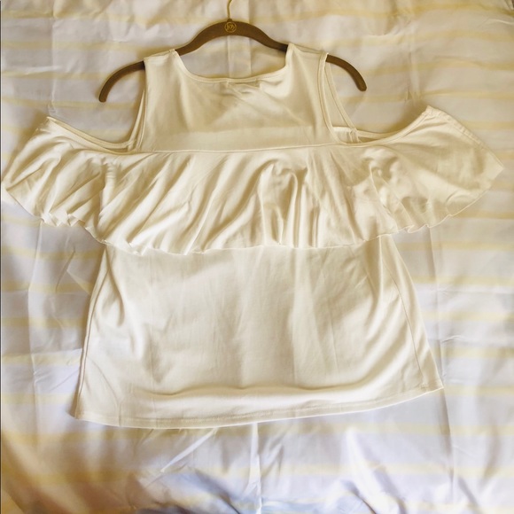 Ten Sixty Sherman Ruffled Cold-Shoulder Top - Picture 4 of 8